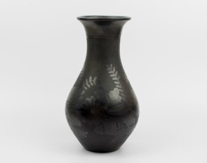 Vase aus schwarz geräucherter Keramik 29 cm