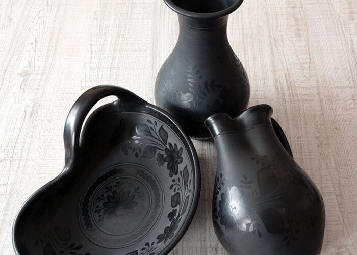 Schwarzgebrante Keramik