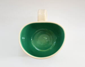 Lässige Keramik Tasse / Becher grün Katze mit Fisch